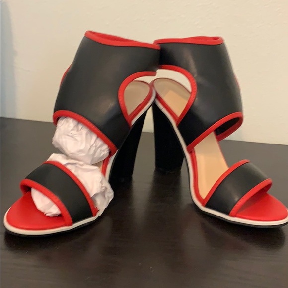 beau+ashe Shoes - ❤️ Black Strappy Sandals with Red Trim ❤️